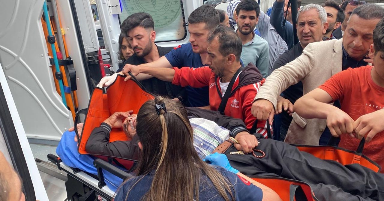 Polis ekipleri vatandaşların direnişiyle karşılaştı Polis ekipleri vatandaşların direnişiyle karşılaştı