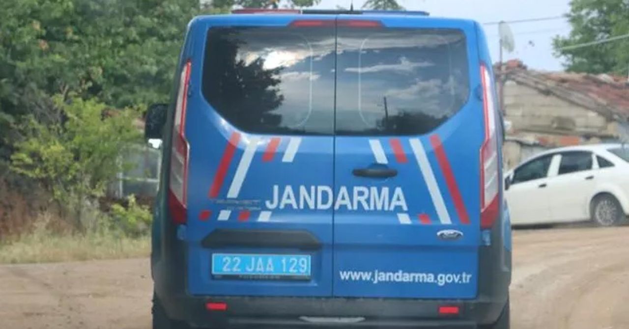 Polis ve jandarma ekipleri arama çalışmaları başlattı Polis ve jandarma ekipleri arama çalışmaları başlattı