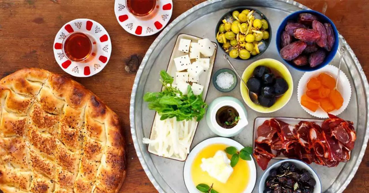 Ramazan ayında nasıl beslenilmeli Ramazan ayında nasıl beslenilmeli