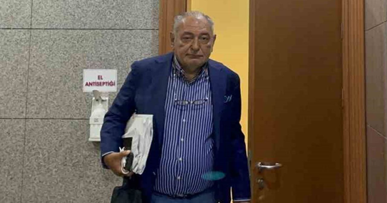 Reha Muhtar gece yarısı evinde kaza geçirdi: Hayati tehlikesi bulunuyor Reha Muhtar gece yarısı evinde kaza geçirdi: Hayati tehlikesi bulunuyor