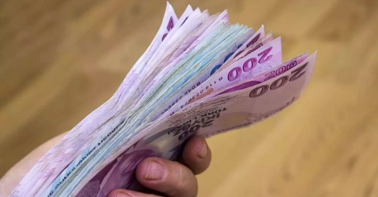 Resmi Gazete’de yayımlandı bir devir kapandı: Kamuda artık birden fazla maaş alınamayacak Resmi Gazete’de yayımlandı bir devir kapandı: Kamuda artık birden fazla maaş alınamayacak