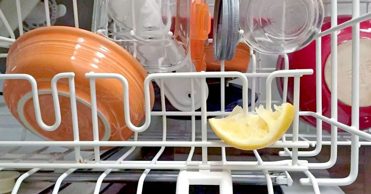 Bulaşık makinesine limon koyarsak ne olur? Bulaşık makinesine limon koyarsak ne olur?