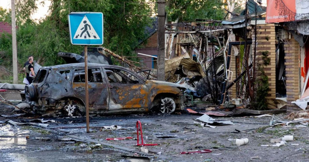 Rusya, Ukrayna’ya füzeyle saldırdı: 7 kişi öldü, 30 kişi yaralandı Rusya, Ukrayna’ya füzeyle saldırdı: 7 kişi öldü, 30 kişi yaralandı