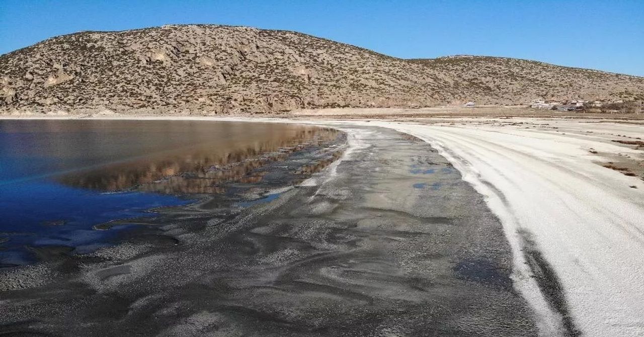 Salda Gölü Kuruyor Salda Gölü Kuruyor