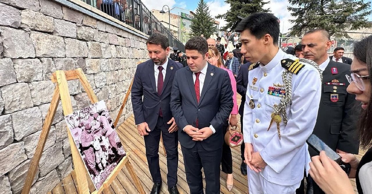 Sarıkaya’da Gaziler Günü Coşkusu: Kore Gazisi Şevki Kanak’a Onur Programı Düzenlendi Sarıkaya’da Gaziler Günü Coşkusu: Kore Gazisi Şevki Kanak’a Onur Programı Düzenlendi