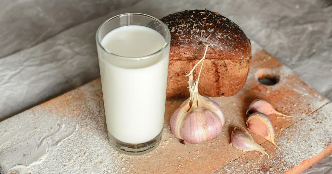 Sarımsaklı süt ne işe yarar? Sarımsaklı süt ne işe yarar?
