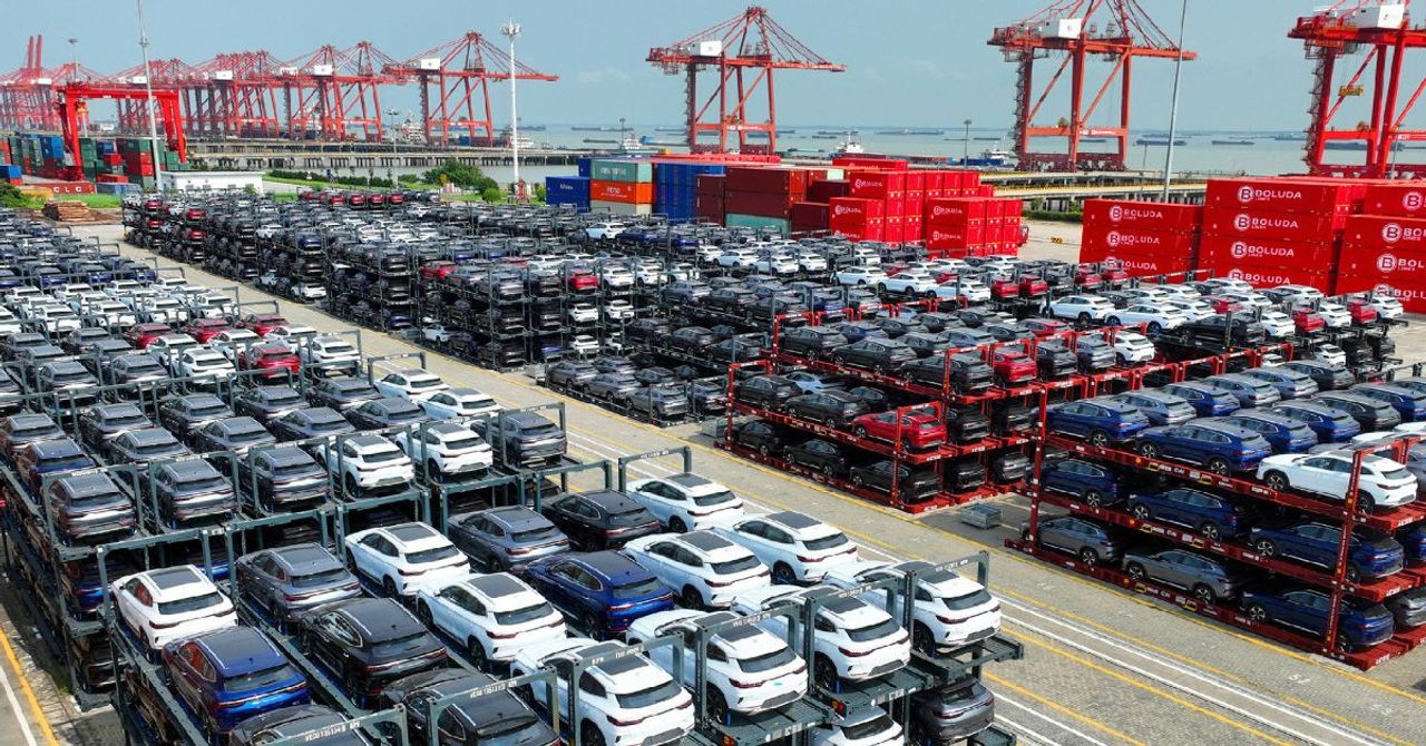Sektörde 27 yıl sonra bir ilk yaşandı: Otomobilde fiyatlara 100 bin TL zam geldi Sektörde 27 yıl sonra bir ilk yaşandı: Otomobilde fiyatlara 100 bin TL zam geldi