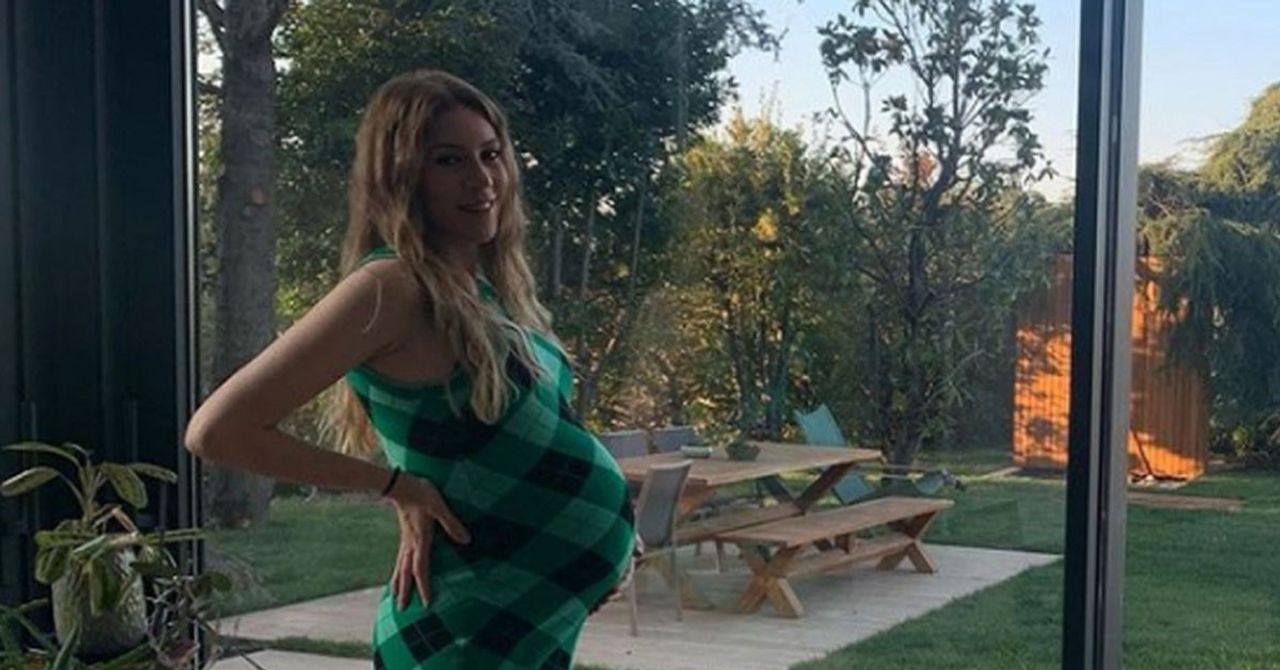 Sinem Kobal doğum yaptı Sinem Kobal doğum yaptı