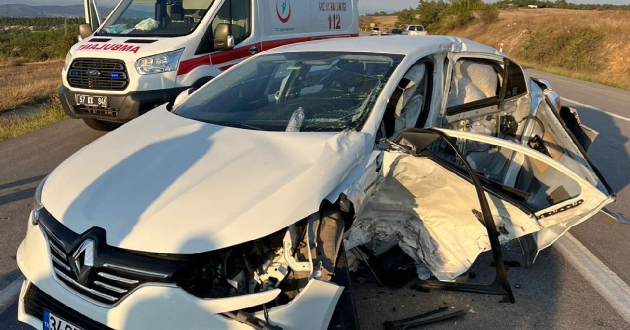 Sinop’ta katliam gibi kaza can aldı: 3 ölü, 3 yaralı Sinop’ta katliam gibi kaza can aldı: 3 ölü, 3 yaralı