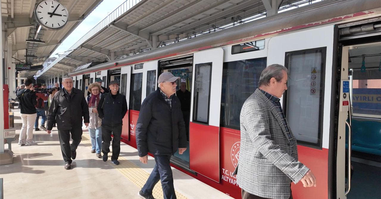 Sirkeci-Kazlıçeşme hattı büyük ilgi gördü: 80 bin İstanbullu hizmetten faydalandı Sirkeci-Kazlıçeşme hattı büyük ilgi gördü: 80 bin İstanbullu hizmetten faydalandı