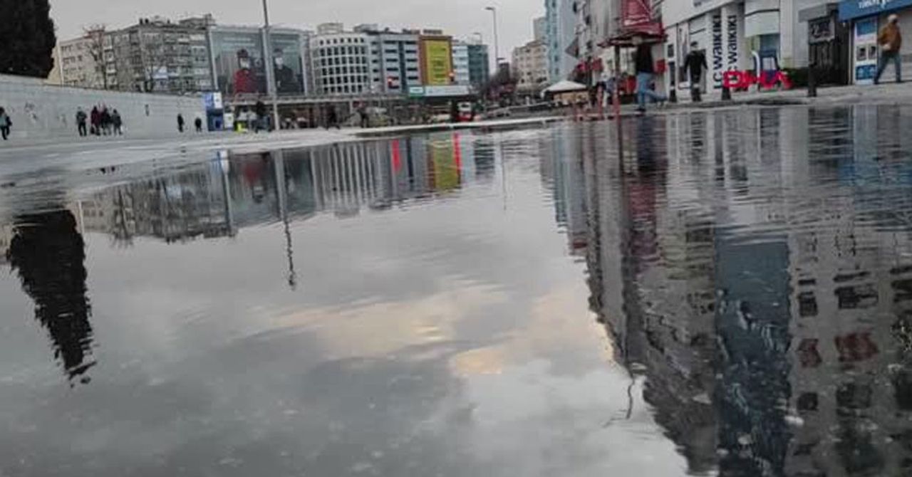 Şişli metroda su borusu patladı Şişli metroda su borusu patladı