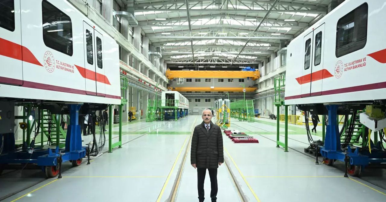 Sürücüsüz metrolar raylar için hazır Sürücüsüz metrolar raylar için hazır