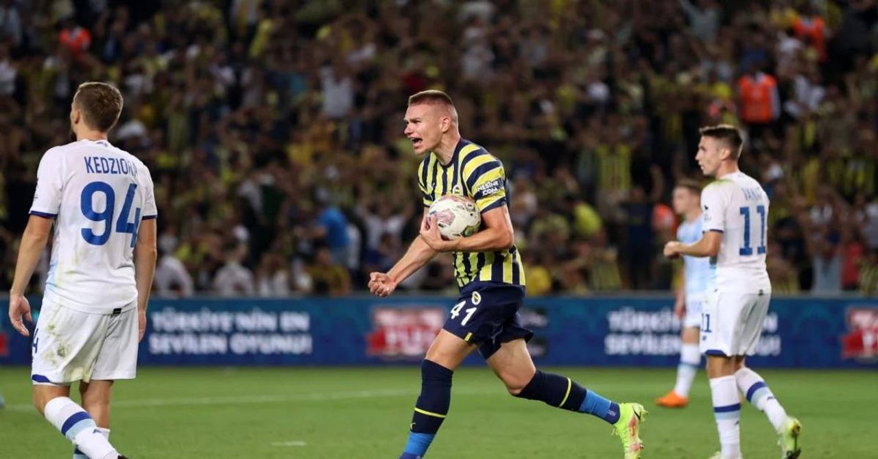 Szalai Leicester City Transfer-1 Szalai Leicester City Transfer-1