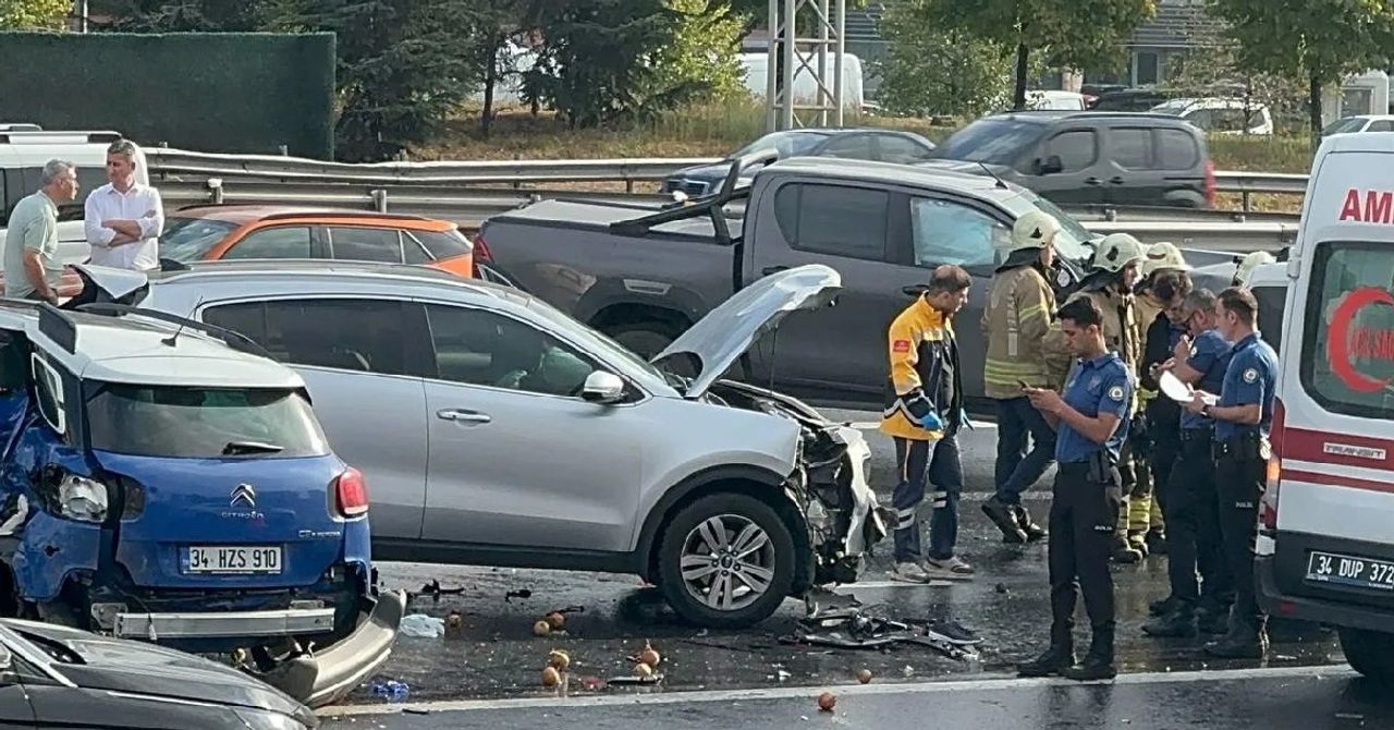 TEM Otoyolu’nda zincirleme trafik kazası: 2 ölü, 4 yaralı TEM Otoyolu’nda zincirleme trafik kazası: 2 ölü, 4 yaralı