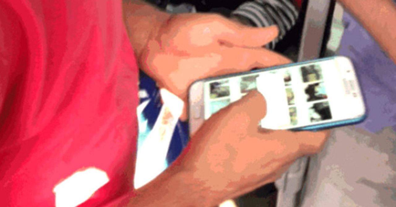 Temsili telefon sapığı fotoğrafı Temsili telefon sapığı fotoğrafı
