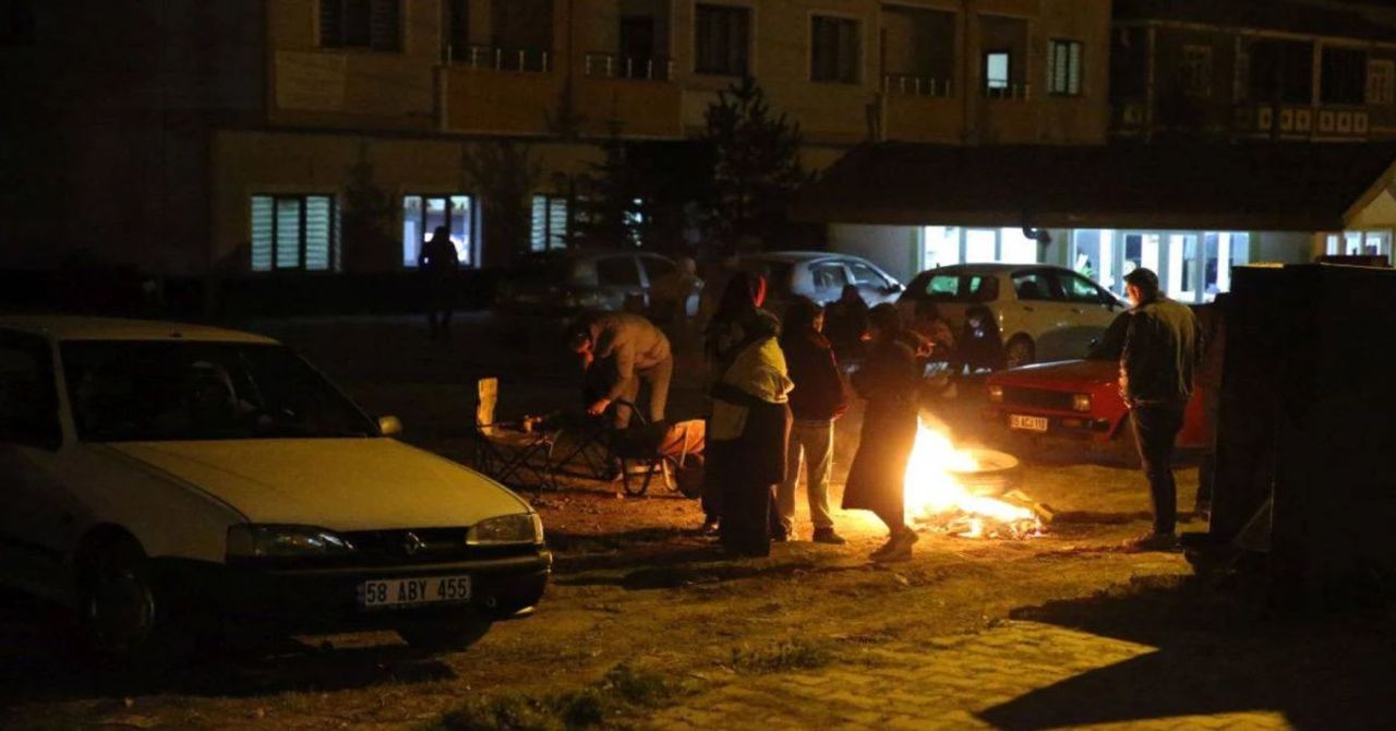 Tokat’ta 4’ün üzerinde şiddette iki deprem: Yozgat, Sivas yakın illerde de hissedildi Tokat’ta 4’ün üzerinde şiddette iki deprem: Yozgat, Sivas yakın illerde de hissedildi