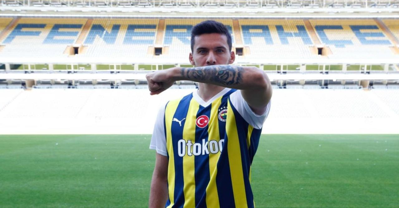 Trabzonspor, Fenerbahçeli yıldızı gözüne kestirdi: Görüşmeler başladı Trabzonspor, Fenerbahçeli yıldızı gözüne kestirdi: Görüşmeler başladı