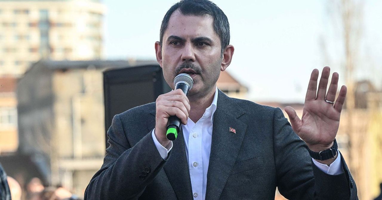 Tüm dünyanın gözü Türkiye’de yapılacak olan seçime çevrildi. Londra merkezli Financial Times gazetesi, seçimlerde İstanbul hakkında dikkat çeken bir analiz paylaştı. Muhalefetin 2023 seçimlerinden beri sarsıldığının altını çizdi. Tüm dünyanın gözü Türkiye’de yapılacak olan seçime çevrildi. Londra merkezli Financial Times gazetesi, seçimlerde İstanbul hakkında dikkat çeken bir analiz paylaştı. Muhalefetin 2023 seçimlerinden beri sarsıldığının altını çizdi.