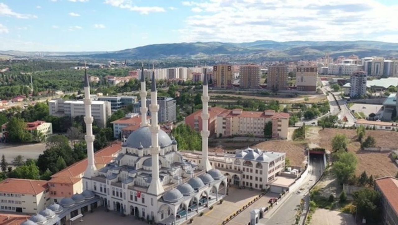 Tüm Türkiye’nin nüfusu artıyor ama bu şehirlerin nüfusu azalıyor: İşte o iller! Tüm Türkiye’nin nüfusu artıyor ama bu şehirlerin nüfusu azalıyor: İşte o iller!