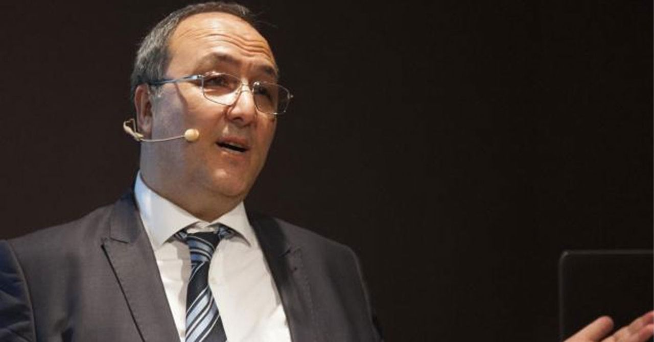 Tüm Türkiye’yi etkisi altına alması beklenen çöl tozu, bugünden itibaren başladı. Özellikle ülkenin batı bölgesinde etkili olacağı Kandilli Rasathanesi ve Deprem Araştırma Enstitüsü Meteoroloji Laboratuvarı tarafından açıklandı. Tüm Türkiye’yi etkisi altına alması beklenen çöl tozu, bugünden itibaren başladı. Özellikle ülkenin batı bölgesinde etkili olacağı Kandilli Rasathanesi ve Deprem Araştırma Enstitüsü Meteoroloji Laboratuvarı tarafından açıklandı.