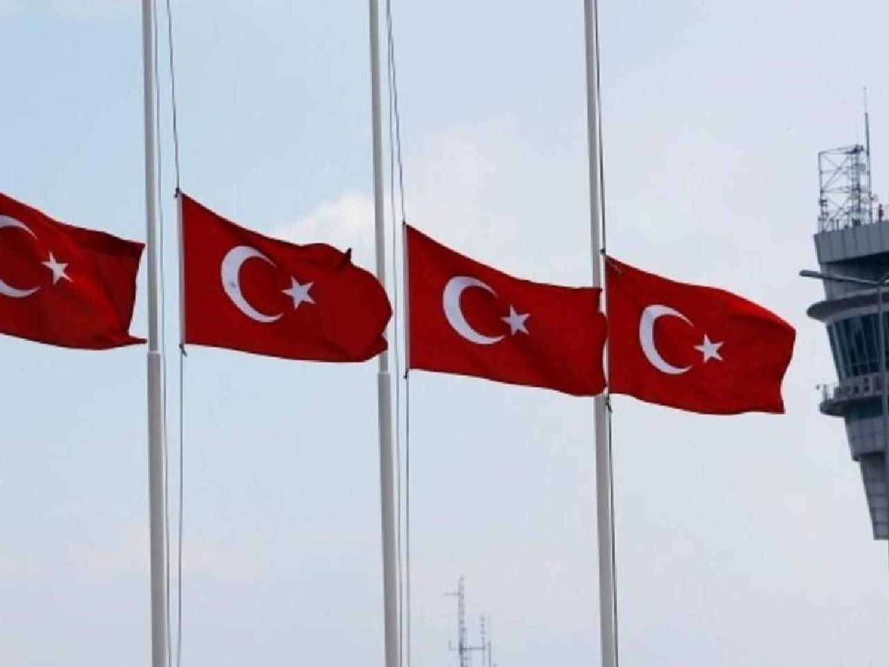 Türk Bayrağı yarıya çekilme sebepleri Türk Bayrağı yarıya çekilme sebepleri