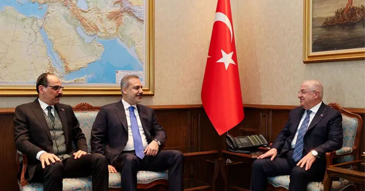 Türk Milli Savunma’nın en önemli 3’lüsü bir araya geldi! Türk Milli Savunma’nın en önemli 3’lüsü bir araya geldi!