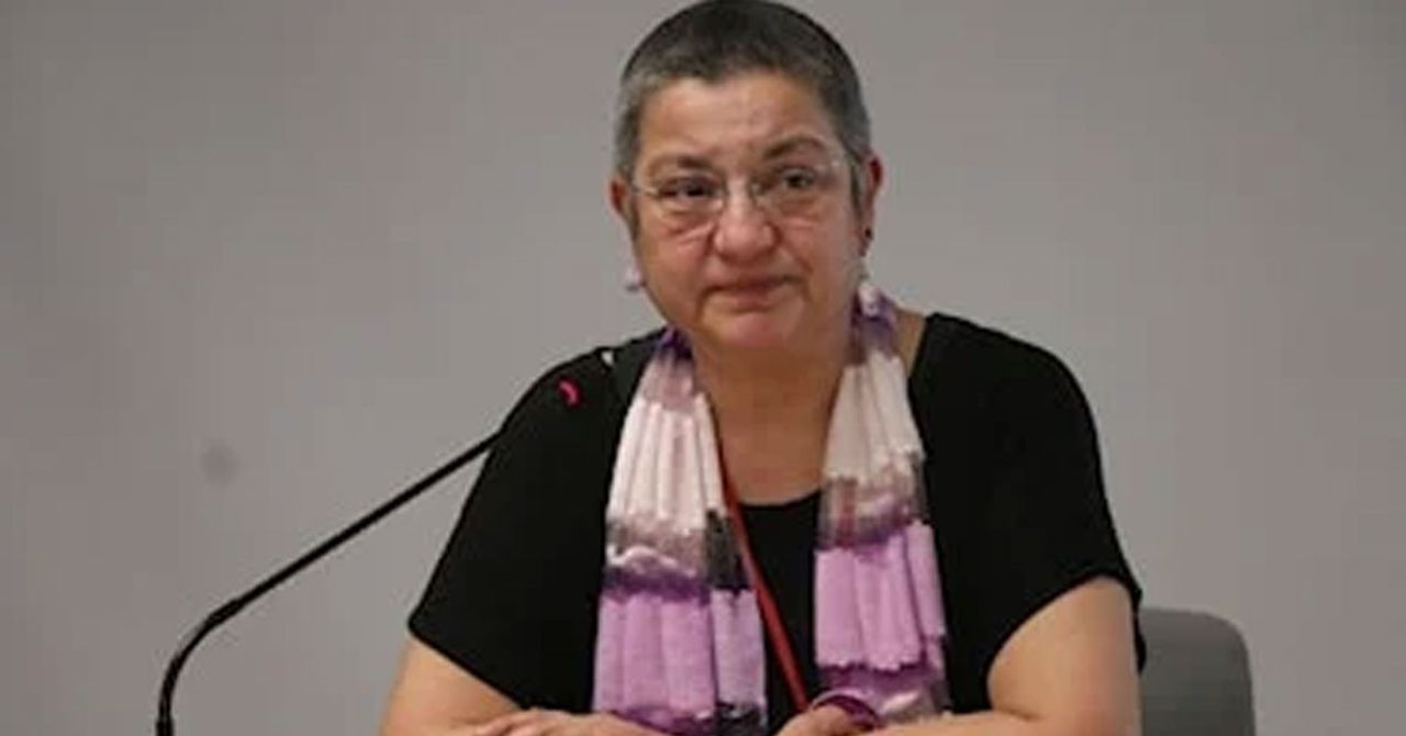 Türk Tabibler Birliği Başkanı Korur gözaltına alındı Türk Tabibler Birliği Başkanı Korur gözaltına alındı