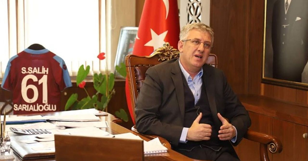 Türkiye dün seçime gitmesiyle birlikte çok ilginç bilgilere de ulaşıldı. 150 yıldır Trabzon’un Of ilçesini aynı aileden çıkan adaylar kazanıyor. 44 bin 527 nüfuslu ilçede belediye başkanı isimleri değişse de belediye başkanlarının soyadları hep Türkiye dün seçime gitmesiyle birlikte çok ilginç bilgilere de ulaşıldı. 150 yıldır Trabzon’un Of ilçesini aynı aileden çıkan adaylar kazanıyor. 44 bin 527 nüfuslu ilçede belediye başkanı isimleri değişse de belediye başkanlarının soyadları hep