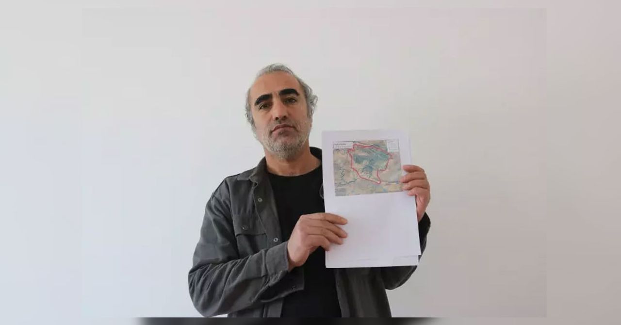 Türkiye, terörle mücadele kapsamında uyguladığı operasyonlar sonucu PKK’lı ve uzantıları olan diğer terör gruplarından temizlediği kara sularının verimi alınmaya başlandı. Doğal gaz ve petrol keşiflerinde önemli keşifler sağlandı. Jeoloji Mühendisi Fahri Çelik, Türkiye’deki petrol üretimine dair açıklamalarda bulundu. Türkiye, terörle mücadele kapsamında uyguladığı operasyonlar sonucu PKK’lı ve uzantıları olan diğer terör gruplarından temizlediği kara sularının verimi alınmaya başlandı. Doğal gaz ve petrol keşiflerinde önemli keşifler sağlandı. Jeoloji Mühendisi Fahri Çelik, Türkiye’deki petrol üretimine dair açıklamalarda bulundu.