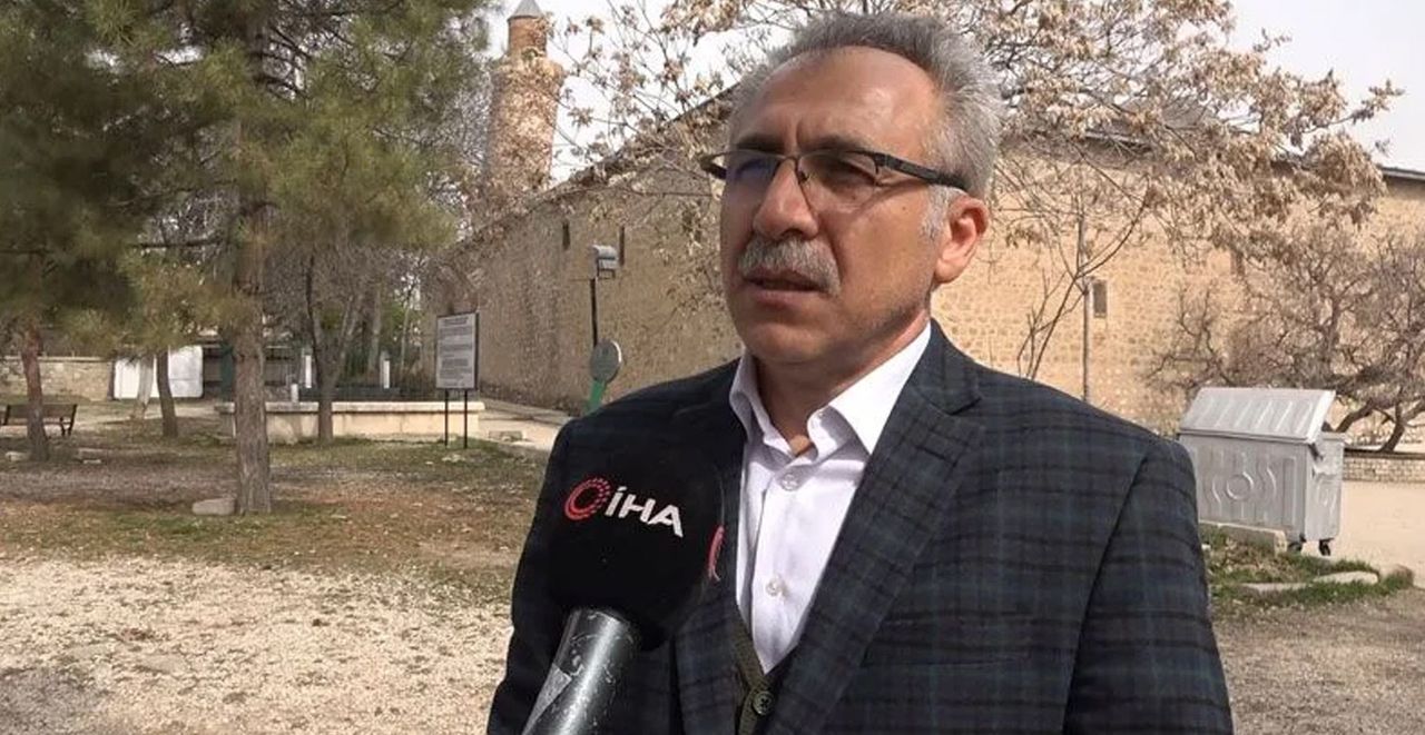 Üç büyük depremi atlattı