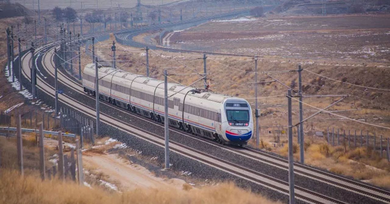 Ulaştırma ve Altyapı Bakanlığı duyurdu: Bayramda tren seferlerine ek kapasite müjdesi! Ulaştırma ve Altyapı Bakanlığı duyurdu: Bayramda tren seferlerine ek kapasite müjdesi!