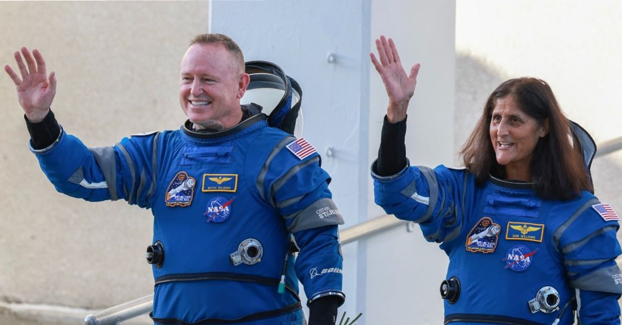 Uzay filmlerinde görülecek olay: Mekik arızalandı, 2 astronot uzayda mahsur kaldı Uzay filmlerinde görülecek olay: Mekik arızalandı, 2 astronot uzayda mahsur kaldı