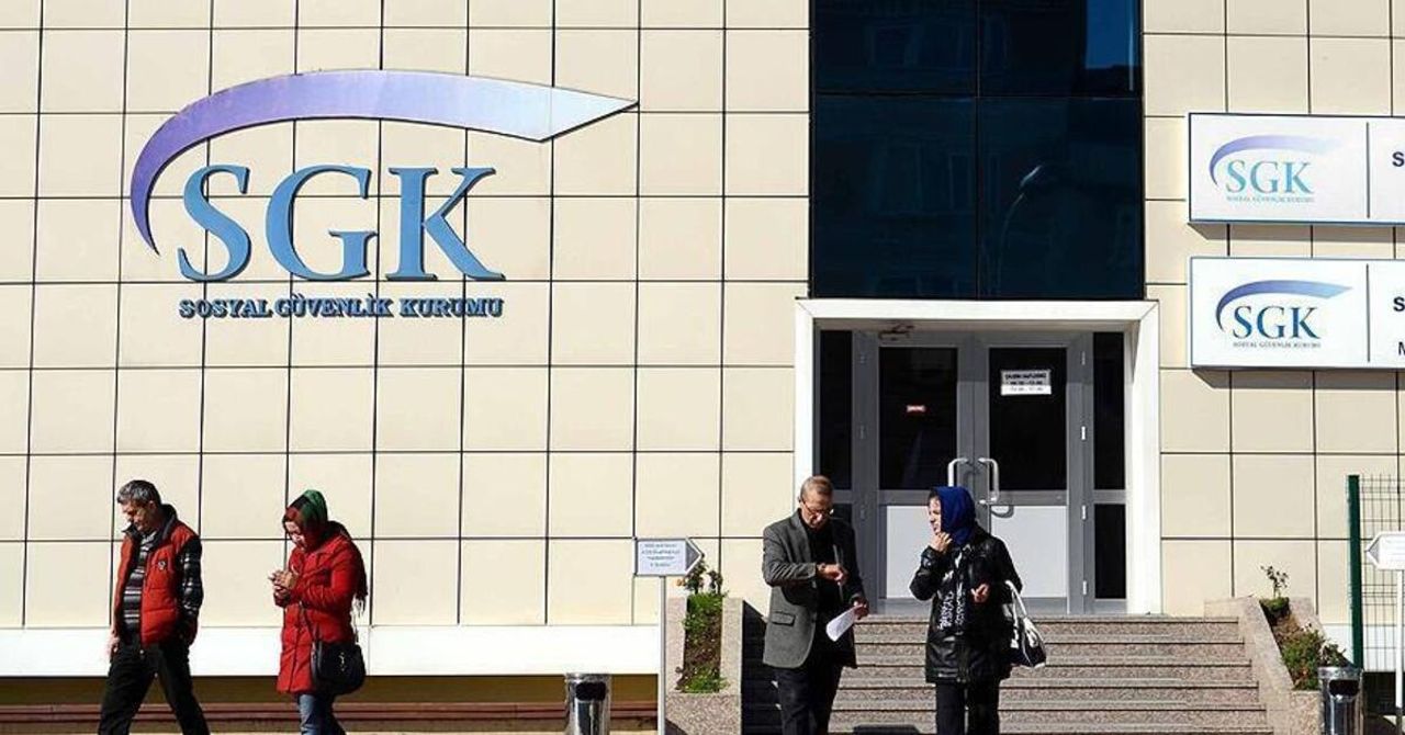Uzman isimden vatandaşlara uyarı: SGK değil dolandırıcılar mesaj atıyor Uzman isimden vatandaşlara uyarı: SGK değil dolandırıcılar mesaj atıyor