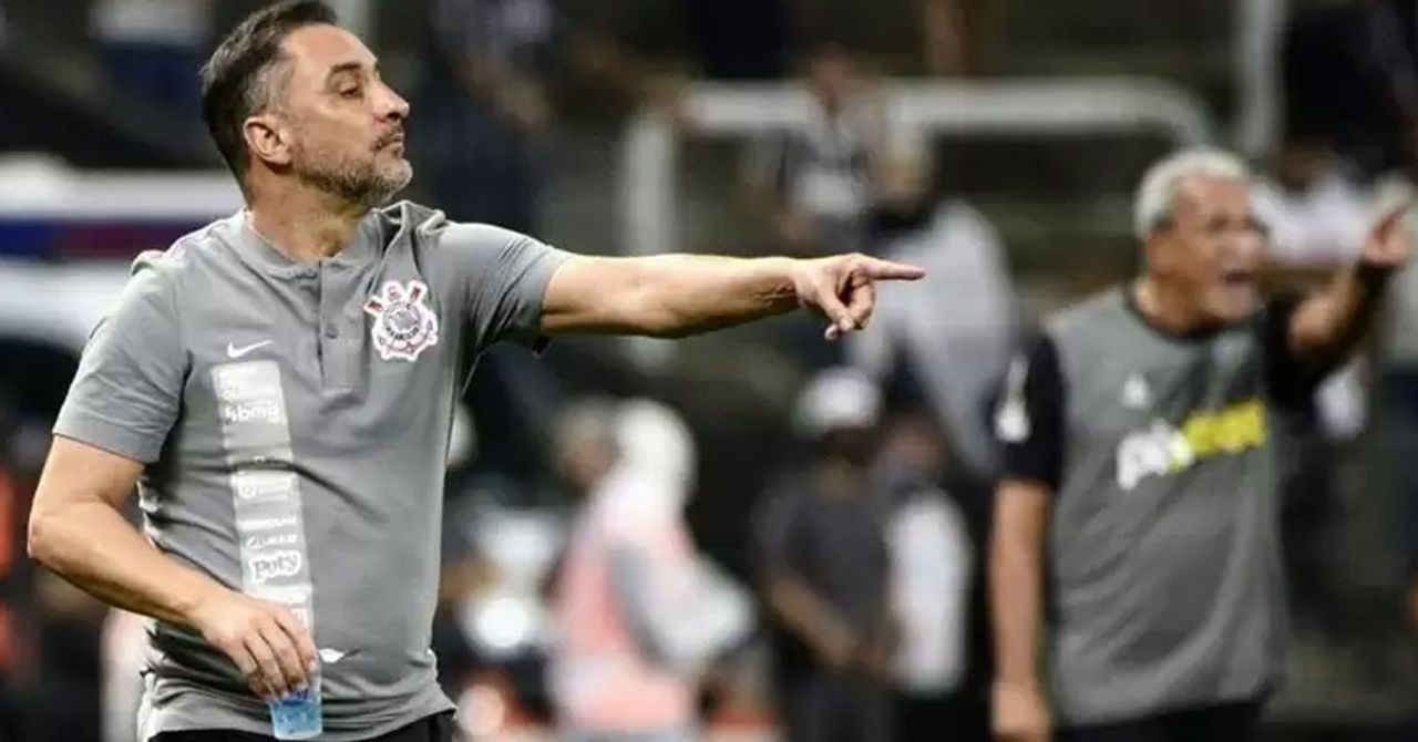 Vitor Pereira Corinthians performansıyla tepki çekiyor.