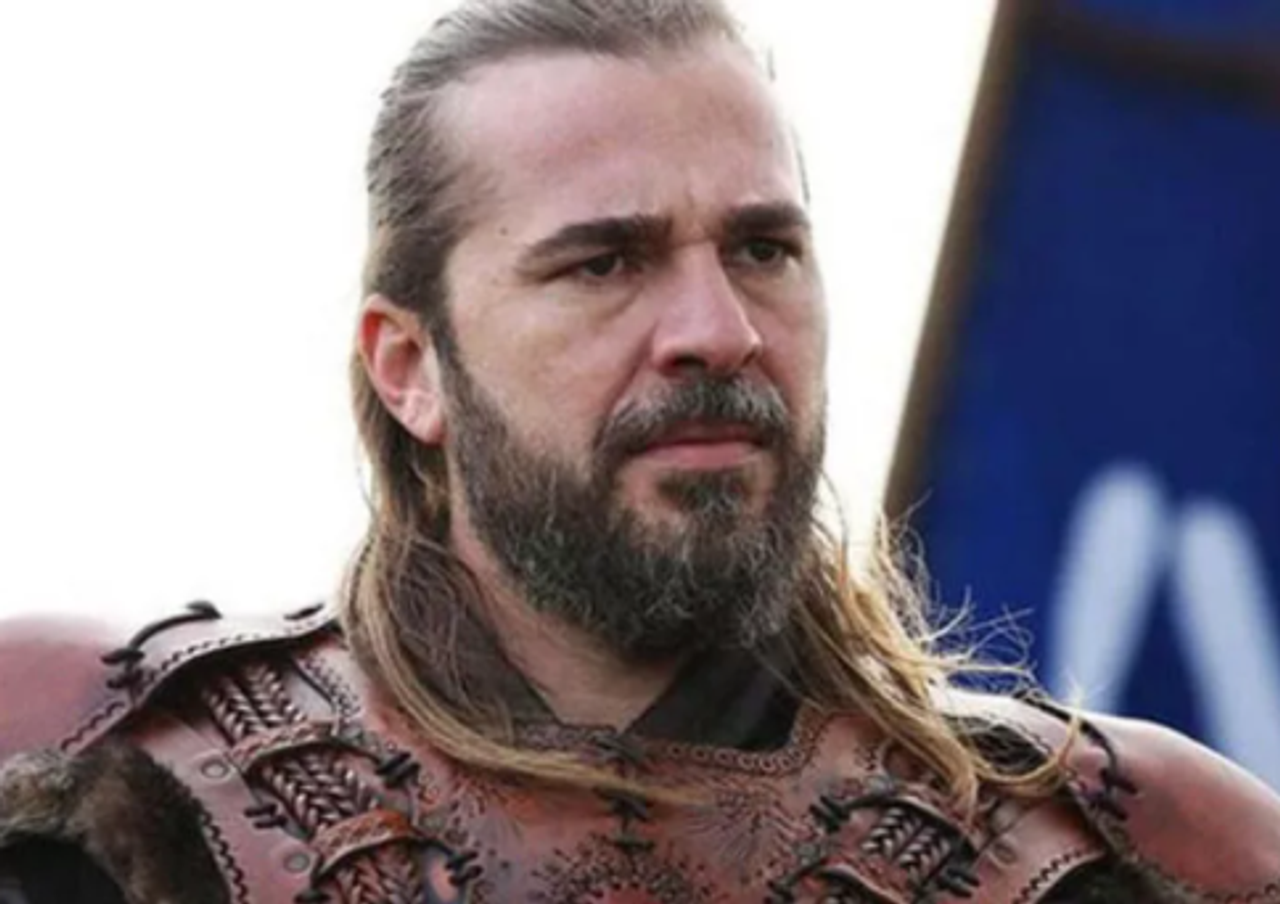 engin altan düzyatan korona oldu engin altan düzyatan korona oldu