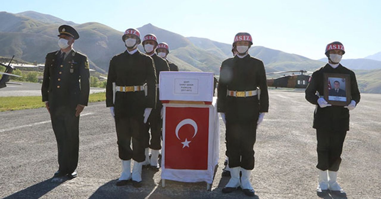 Mayına Basıp Şehit Düşen Uzman Çavuş Törenle Memleketine Uğurlandı564564 Mayına Basıp Şehit Düşen Uzman Çavuş Törenle Memleketine Uğurlandı564564