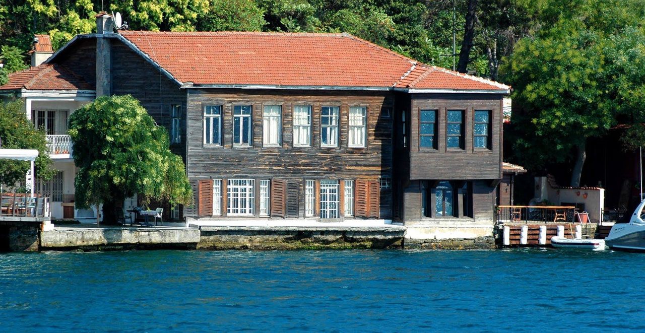 Yalı sahipleri taşınıyor Yalı sahipleri taşınıyor
