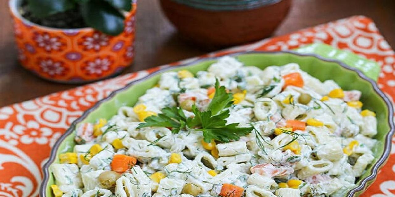 Yoğurtlu Makarna Salatası