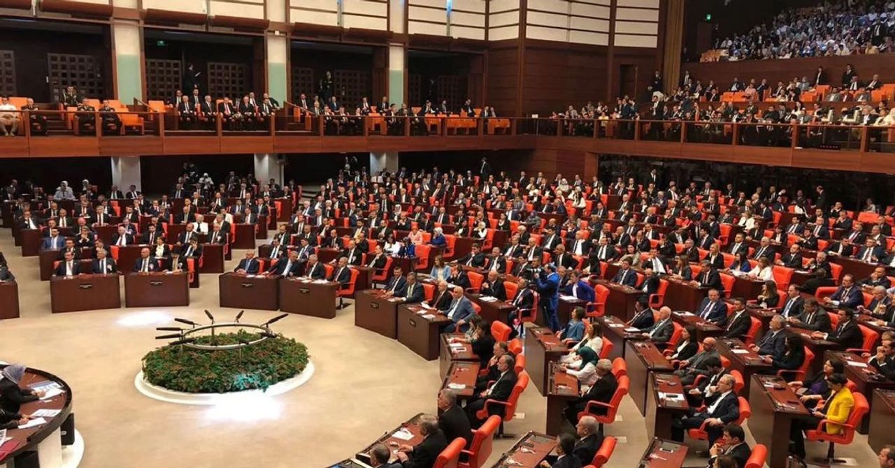 YSK tek tek açıkladı: İstanbul başta olmak üzere 7 ilde milletvekili sayısı değişti YSK tek tek açıkladı: İstanbul başta olmak üzere 7 ilde milletvekili sayısı değişti