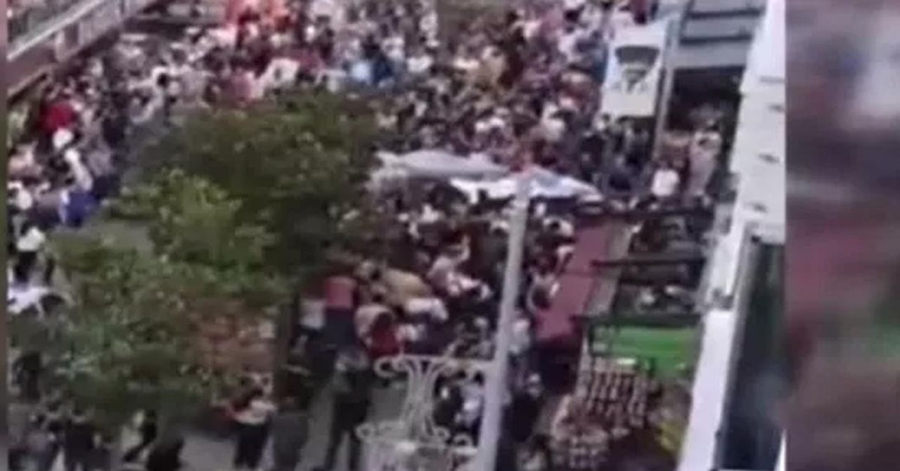 Zırhlı araçla emniyete götürüldü Zırhlı araçla emniyete götürüldü