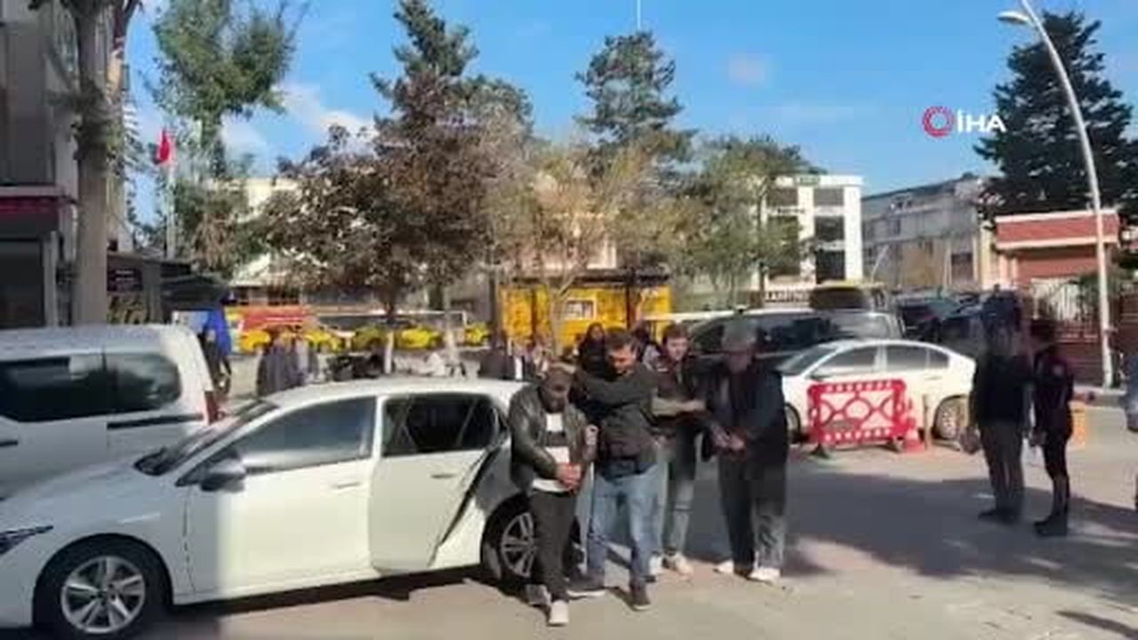 Büyükçekmece’de milyonluk dolandırıcılık yapan sahte savcı yakalandı