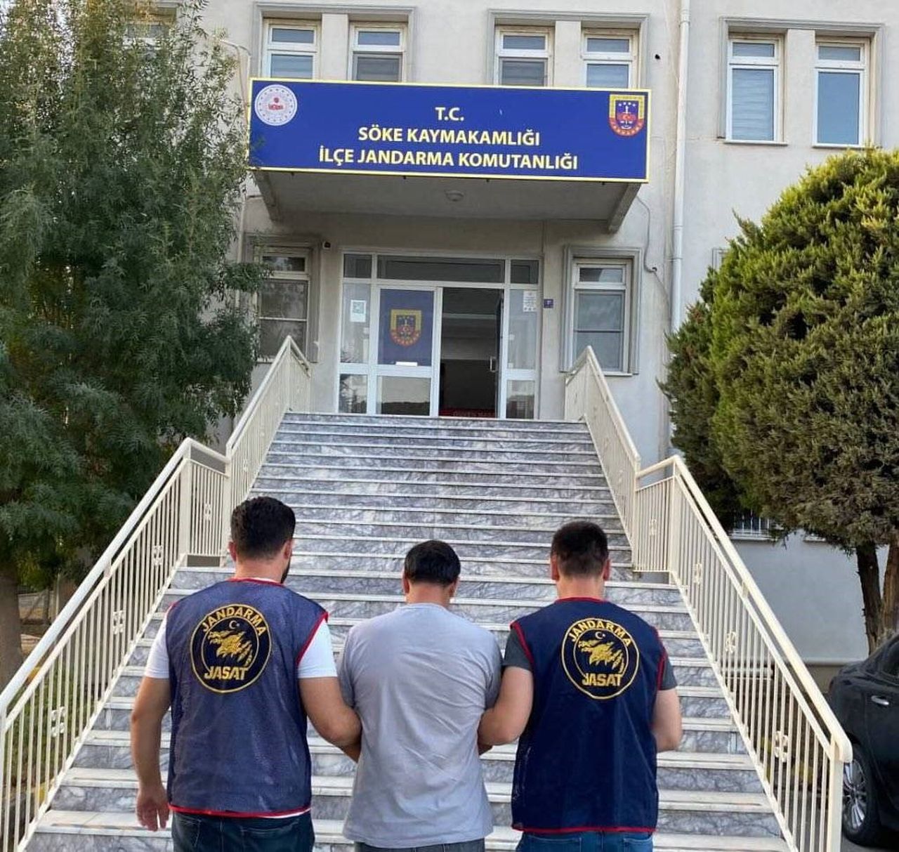 AYDIN'IN SÖKE İLÇESİNDE, HIRSIZLIK SUÇUNDAN HAKKINDA 14 YIL 7 AY KESİNLEŞMİŞ HAPİS CEZASI BULUNAN...