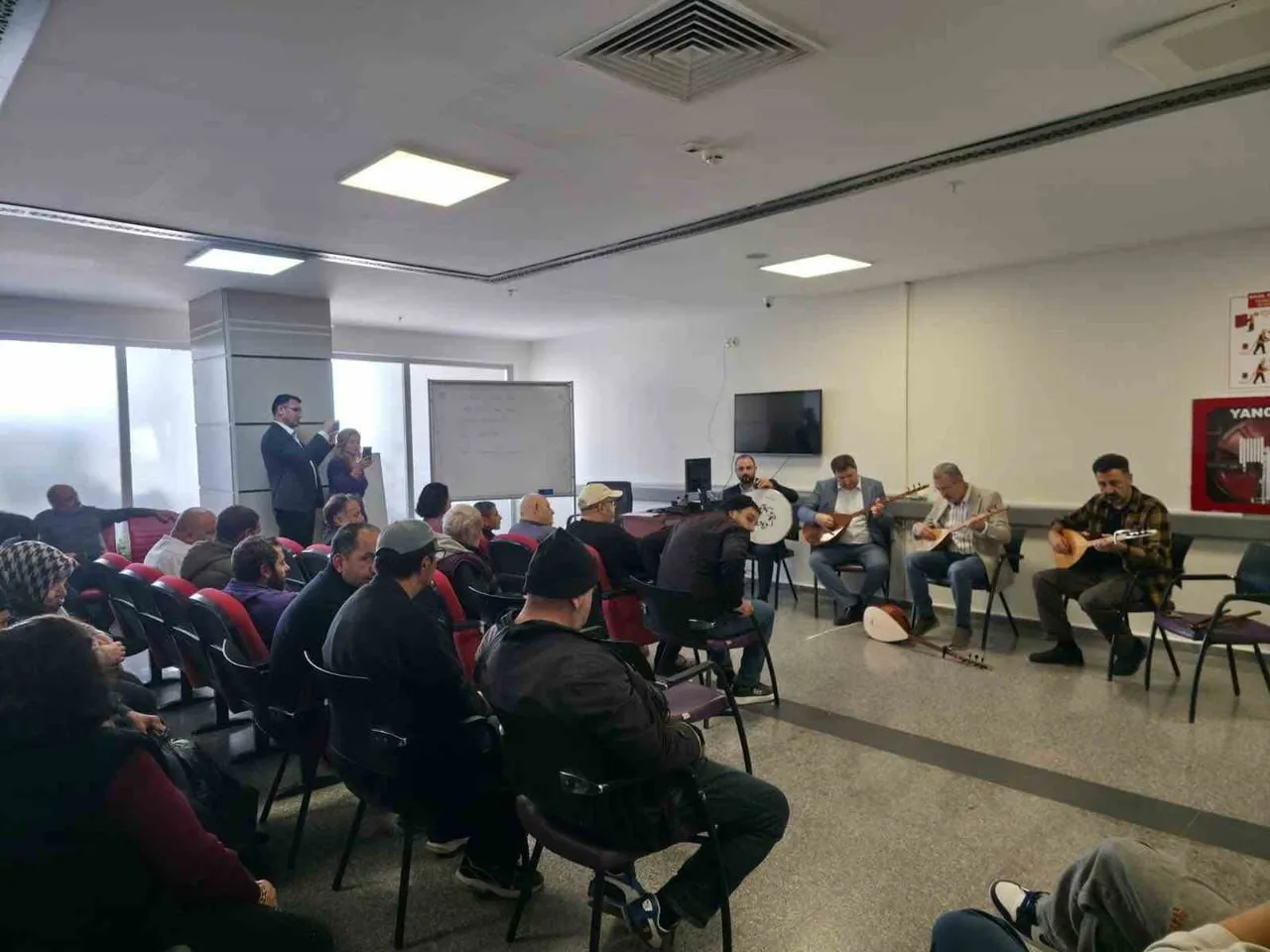 ERZİNCAN'DA RUH SAĞLIĞI HİZMETLERİNE SANAT DESTEĞİ