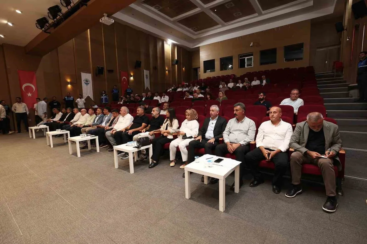 DİLOVASI BELEDİYESİ EYLÜL AYI MECLİS TOPLANTISINDA KONUŞAN BAŞKAN RAMAZAN ÖMEROĞLU, YENİ...