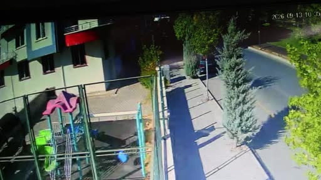 Kontrolden çıkan otomobil apartmanın bahçesine düştü: 1 yaralı