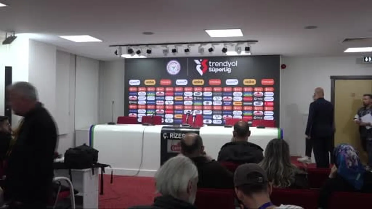 Trabzonspor Teknik Direktörü Thomas Reis, Çaykur Rizespor maçının ardından, "İlk yarıda takımımı...