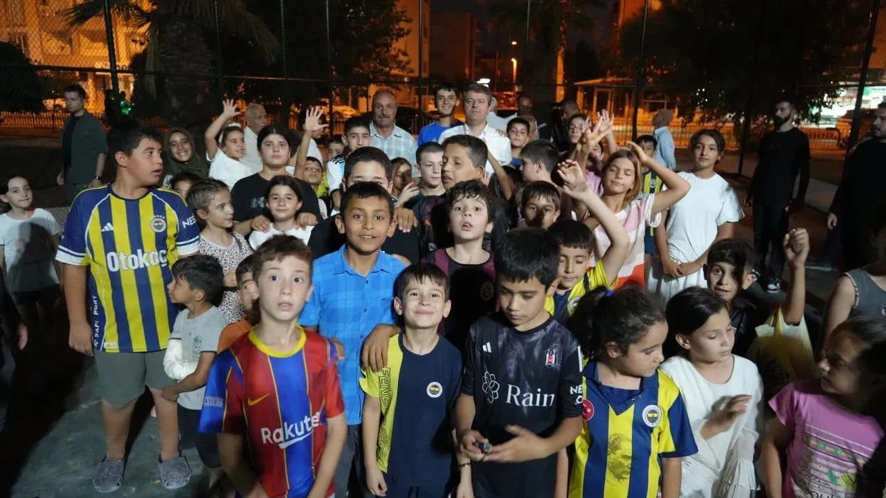 ADIYAMAN’DA 6 ŞUBAT DEPREMLERİNDE HASAR GÖREN NECMETTİN ERBAKAN PARKI YENİLENİRKEN, ÇOCUKLARIN...