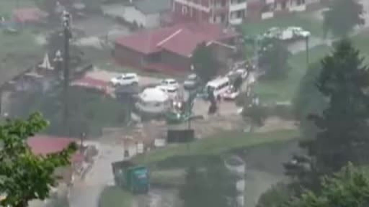 Uzungöl’de ikinci taşkın