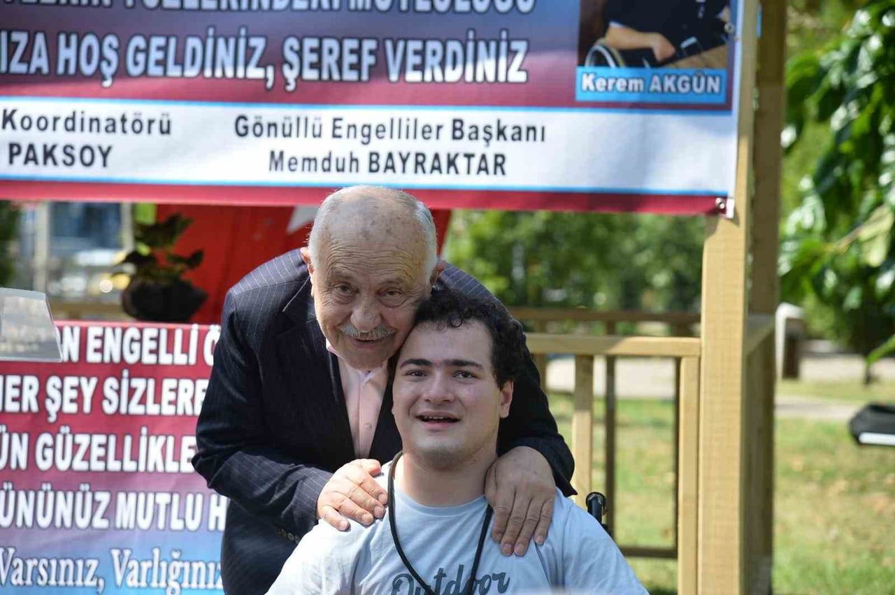 BAŞKAN VEKİLİ AHMET YÜKSEL GÜLAY ÖZEL ÇOCUKLARLA YAKINDAN İLGİLENDİ