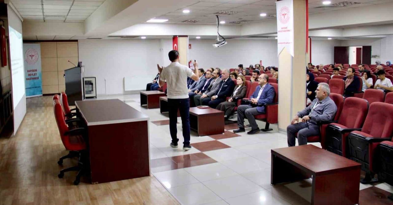 1-31 EKİM MEME KANSERİ FARKINDALIK AYI KAPSAMINDA, KAYSERİ DEVLET HASTANE'SİNDE GÖREV YAPAN GENEL...